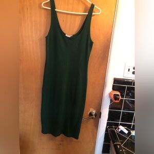 Tree green sleeveless dress.